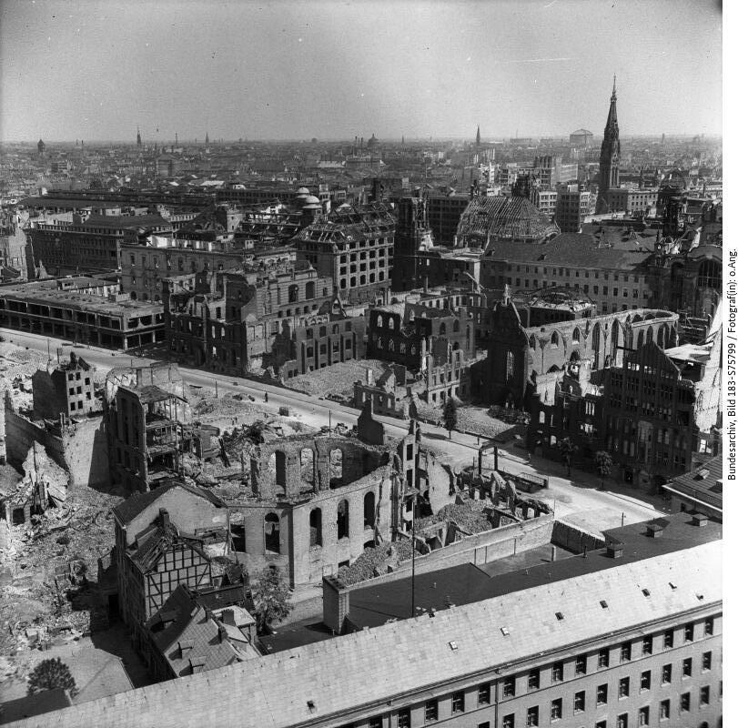 Blick in die zerstörte Klosterstraße, 1947