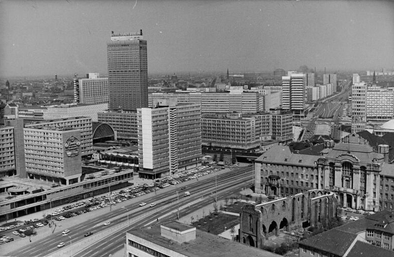 Neubauten an der Grunerstraße, 1979